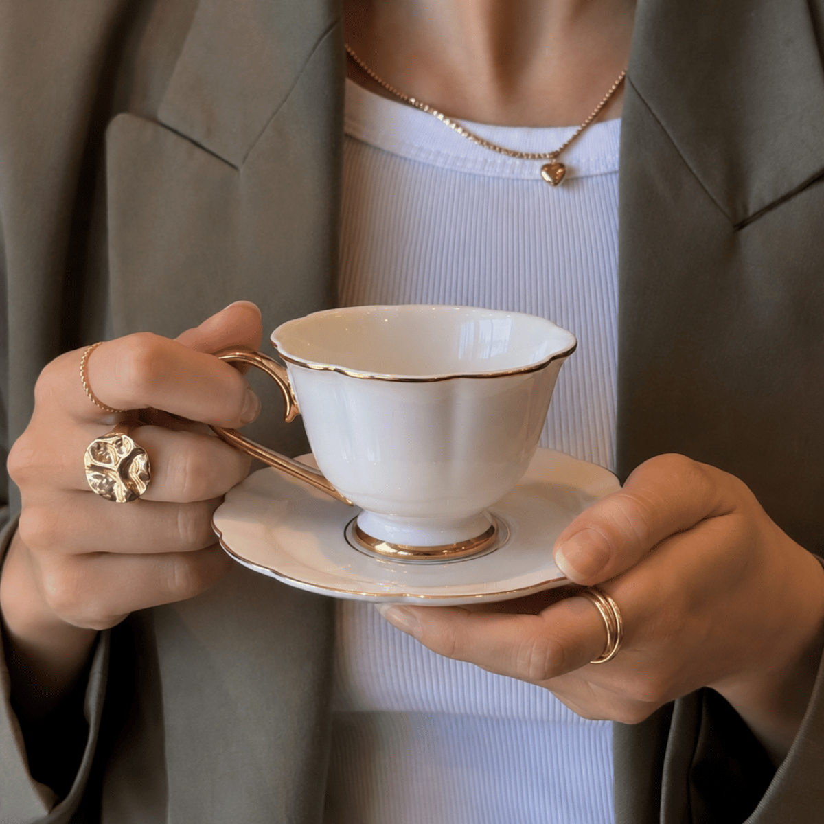 Jogo de 6 xícaras p/café Mon Charman com borda dourada (90ml) branco