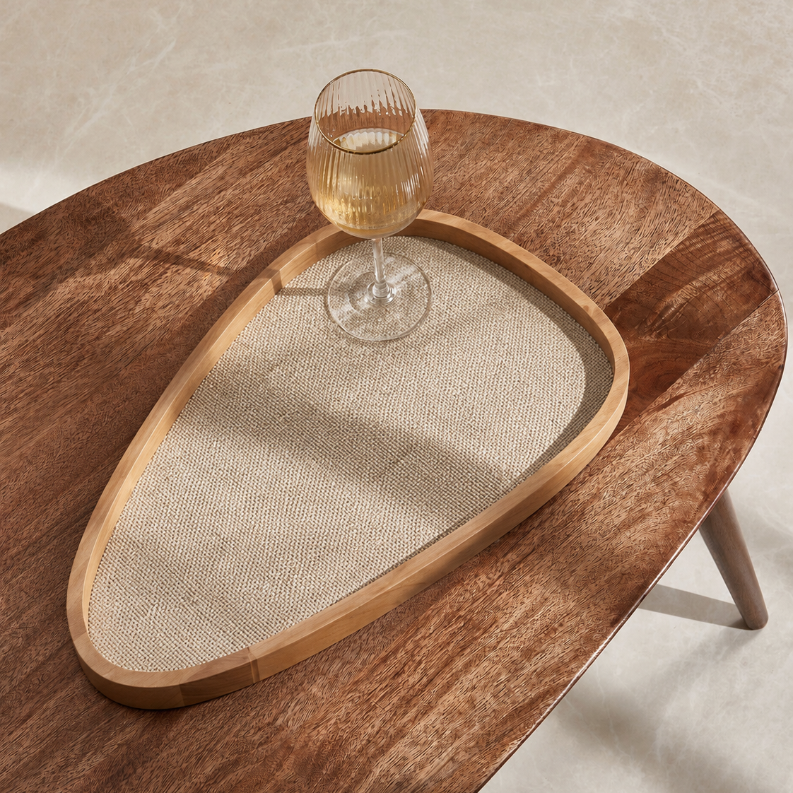 Bandeja Decorativa Orgânica em MDF Efeito Cestaria de Palha Bege 45cm