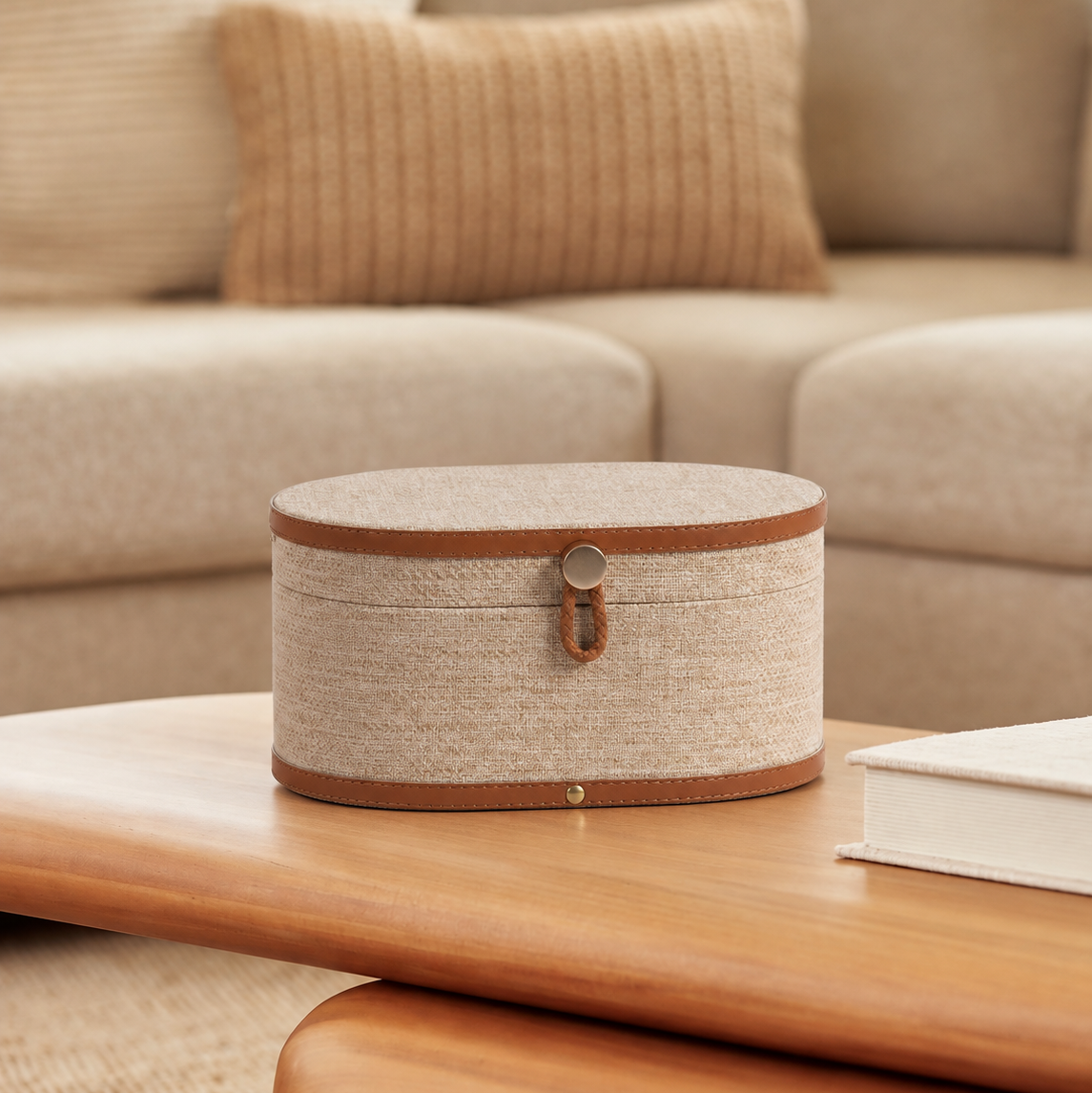 Caixa Decorativa Oval em MDF Textura Tramada com Fecho Tressê Bege 29,5cm
