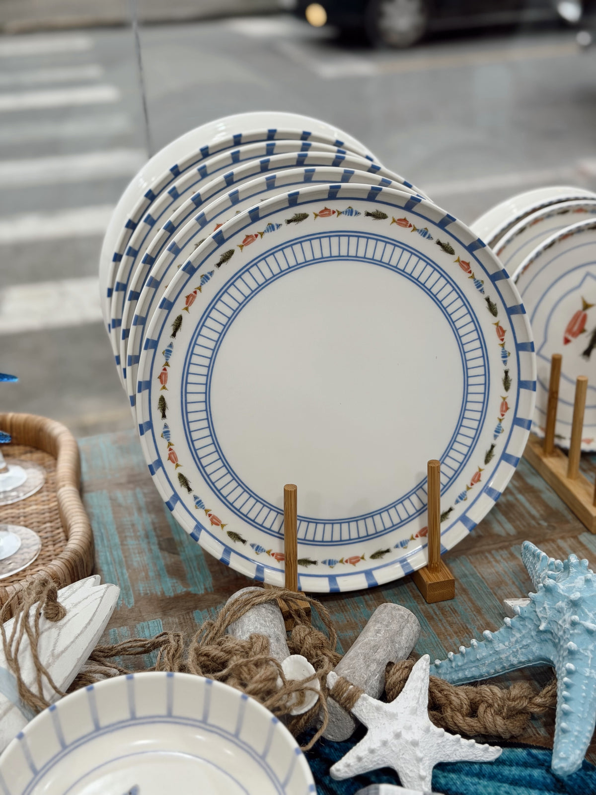 Jogo de 6 Pratos Rasos em Porcelana Marine Estampa Peixes Mediterrâneo 27CM